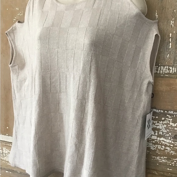 NWT $539 Barbara Mills Studio crop cold shoulder cashmere linen top one size - Picture 3 of 10